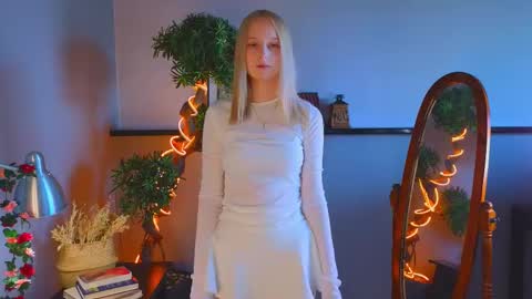 Snapshot of darceyheyd chatting on October 22, 4:28 am Kami online show from October 22, 4:28 am