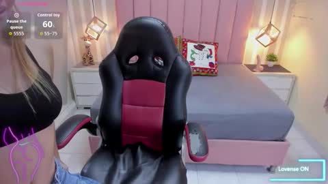        online show from December 5, 8:10 pm