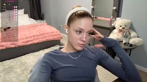 Snapshot of darilboom chatting on September 28, 1:27 pm darilboom online show from September 28, 1:27 pm