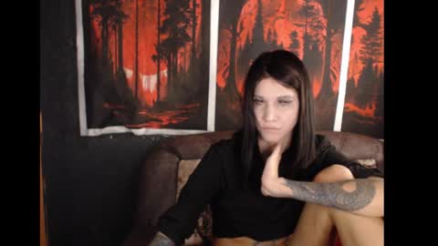 dark_briilliant online show from December 3, 3:47 pm