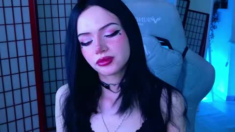 Diva online show from April 13, 9:15 pm