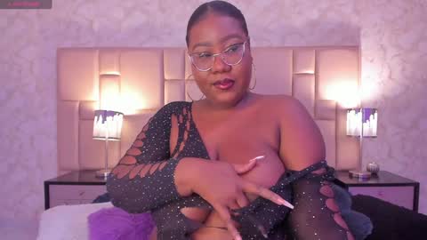  Darnell Queen online show from December 6, 4:58 am