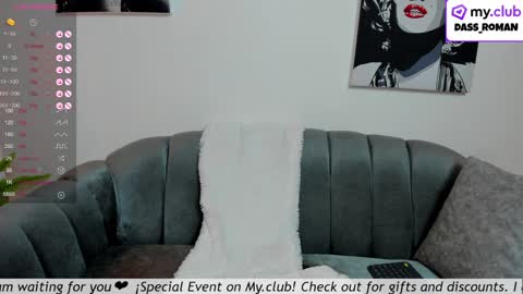 Snapshot of dass_roman chatting on December 17, 8:10 pm Dass Roman online show from December 17, 8:10 pm