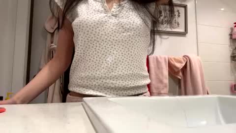 Kiara  online show from February 10, 3:46 am