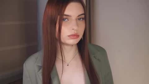 Louise online show from April 15, 10:10 pm