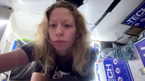deedeejhonson32 online show from July 20, 6:19 pm