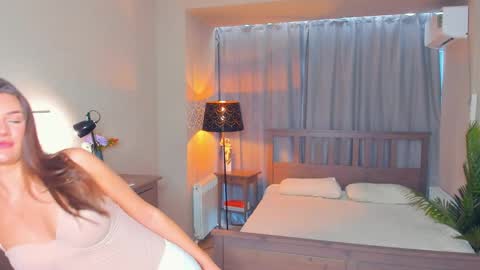 Laura online show from March 27, 7:43 am