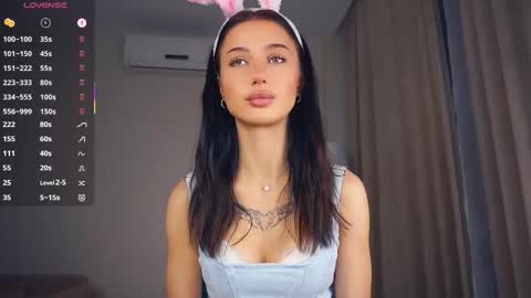 Hello everyone Im Tessa Make yourself comfortable. Were going to have fun together  online show from November 11, 8:00 am