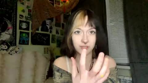 Alisa online show from April 18, 9:15 pm