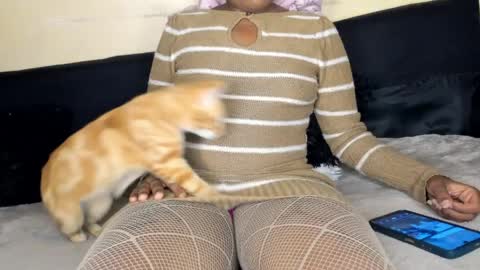 deli_la online show from April 2, 11:46 pm