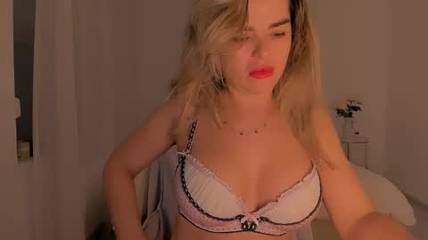 deliadelicious online show from February 19, 10:56 am