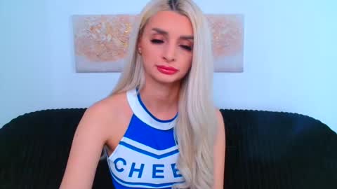 deliciaalove online show from February 9, 6:47 pm