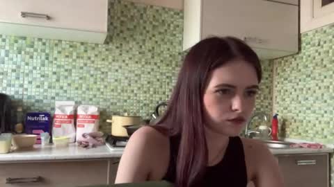 Kiki online show from April 15, 3:12 pm