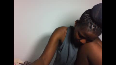 EVAH online show from February 2, 4:39 pm