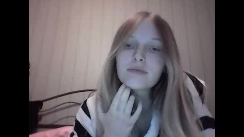 deliciousgi69 online show from December 18, 10:36 pm