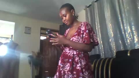 dellarine517299 online show from November 8, 11:59 am