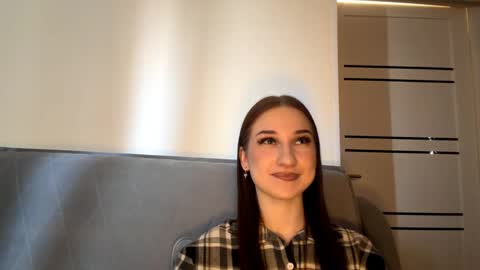 Delphaswindler online show from April 25, 1:41 pm