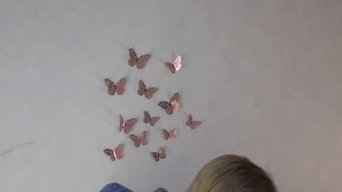 Maya  online show from December 15, 7:41 pm