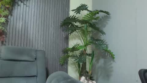 Laura online show from March 8, 4:38 am