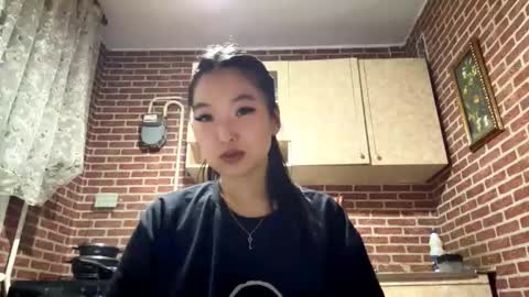 Emma online show from November 5, 1:05 pm