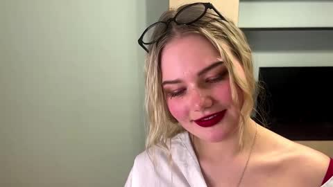 Luna online show from February 18, 4:06 pm