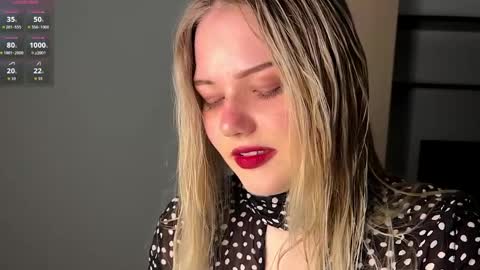 Luna online show from April 2, 4:04 pm