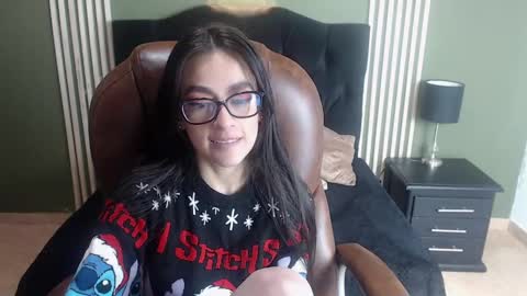 Desiring Angel online show from December 4, 6:00 am