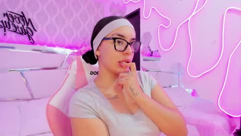 DevoraCook online show from November 13, 1:54 pm