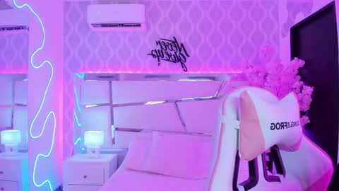 DevoraCook online show from November 18, 3:24 pm