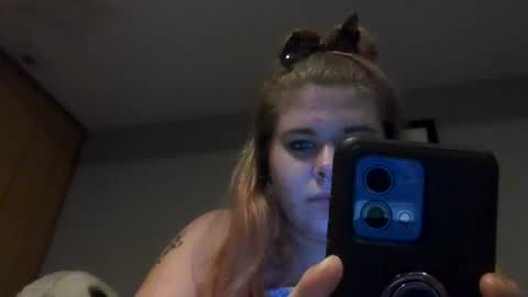 Snapshot of devykitten2018 chatting on December 11, 1:47 am devykitten online show from December 11, 1:47 am