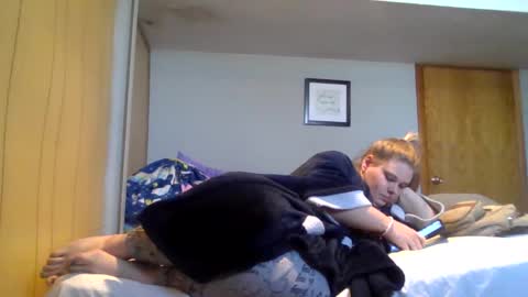 Snapshot of devykitten2018 chatting on February 14, 3:47 pm devykitten online show from February 14, 3:47 pm