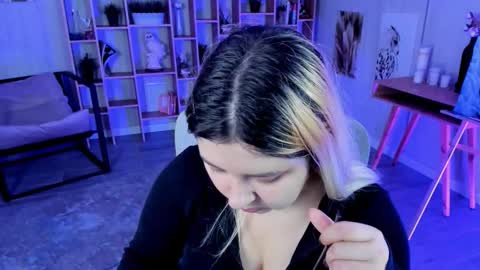 Dia online show from September 11, 5:57 pm