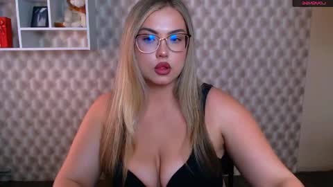 Kriss online show from April 25, 8:28 am