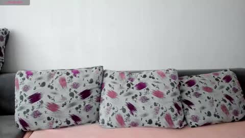 diamondkay_ online show from March 10, 8:17 am