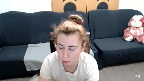 Snapshot of dianasmiey7 chatting on January 23, 10:01 pm dianasmiey7 online show from January 23, 10:01 pm