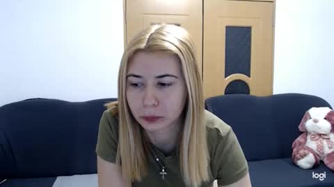 Snapshot of dianasmiey7 chatting on February 7, 1:01 pm dianasmiey7 online show from February 7, 1:01 pm