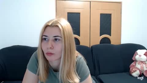 Snapshot of dianasmiey7 chatting on February 9, 7:09 pm dianasmiey7 online show from February 9, 7:09 pm