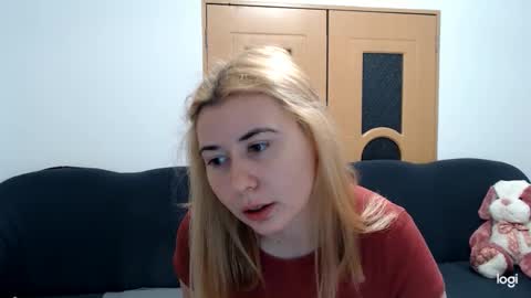 Snapshot of dianasmiey7 chatting on February 15, 7:50 pm dianasmiey7 online show from February 15, 7:50 pm