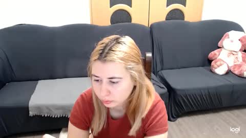 Snapshot of dianasmiey7 chatting on March 4, 8:35 am dianasmiey7 online show from March 4, 8:35 am