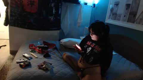 Snapshot of digitaldust666 chatting on September 23, 11:19 am Satans 1 Girl online show from September 23, 11:19 am