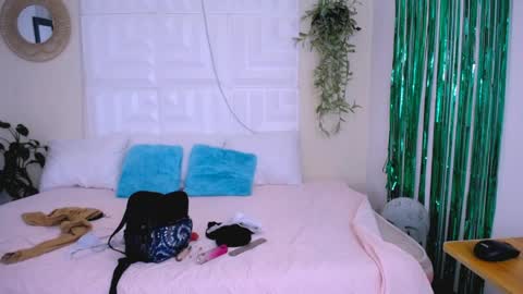 DINA online show from April 1, 5:54 pm