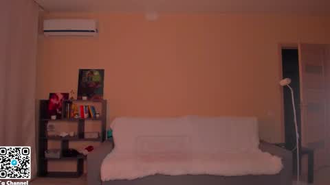 Snapshot of dindin_ chatting on October 15, 1:14 pm Jessie online show from October 15, 1:14 pm