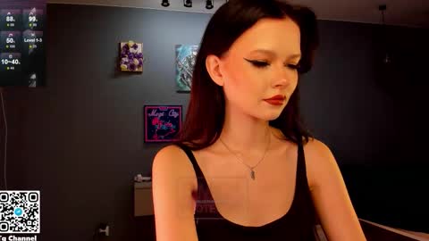 Snapshot of dindin_ chatting on September 17, 5:27 am Jessie online show from September 17, 5:27 am