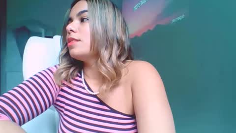 diosadeluniverso_ online show from December 4, 7:14 pm