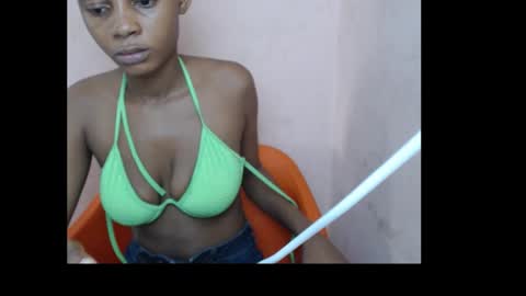 Snapshot of dirtyxxslut chatting on October 14, 9:56 am dirtyxxslut online show from October 14, 9:56 am