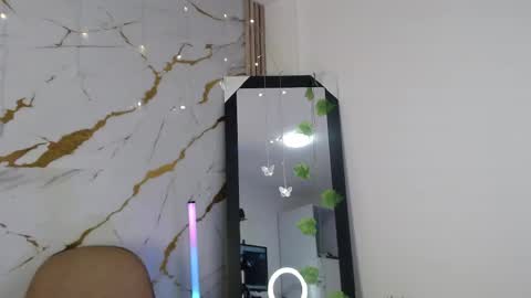 disyamil_pineda online show from June 3, 2:56 am