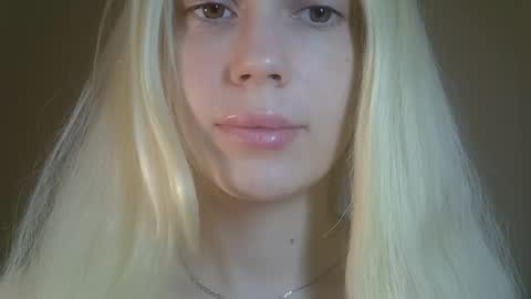 DitaMilton online show from May 10, 8:00 pm
