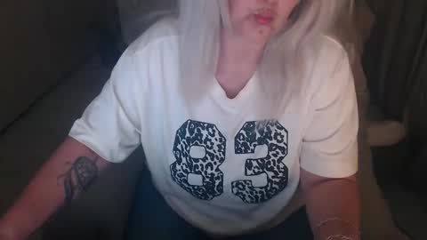 Alexxa online show from April 25, 9:23 pm