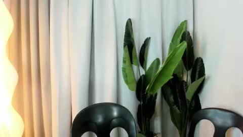 Crystal mae online show from April 15, 8:09 pm