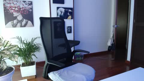 Hera online show from October 25, 12:02 pm